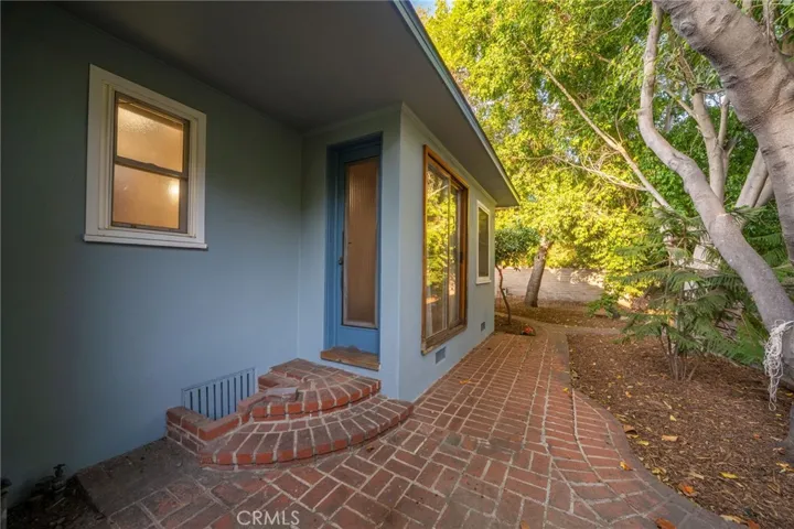 644 W 10th Street, Claremont, California 91711