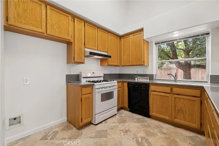 8 Westminster Court, Chico, California 95928