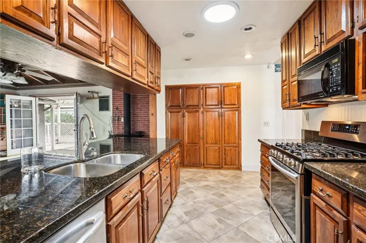 7537 El Cortez Circle, Buena Park, California 90620