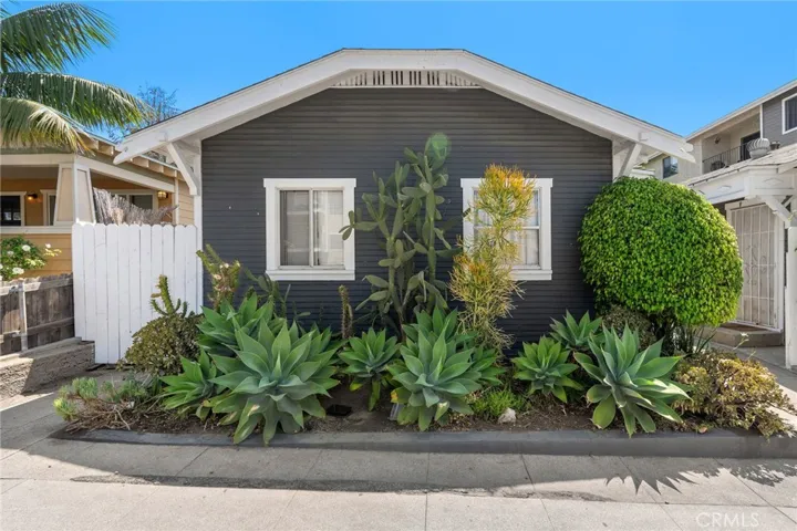 1424 Coronado Avenue, Long Beach, California 90804