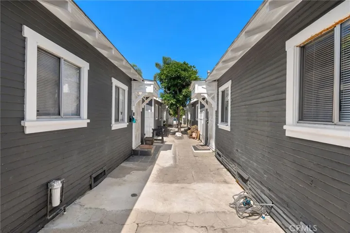 1424 Coronado Avenue, Long Beach, California 90804