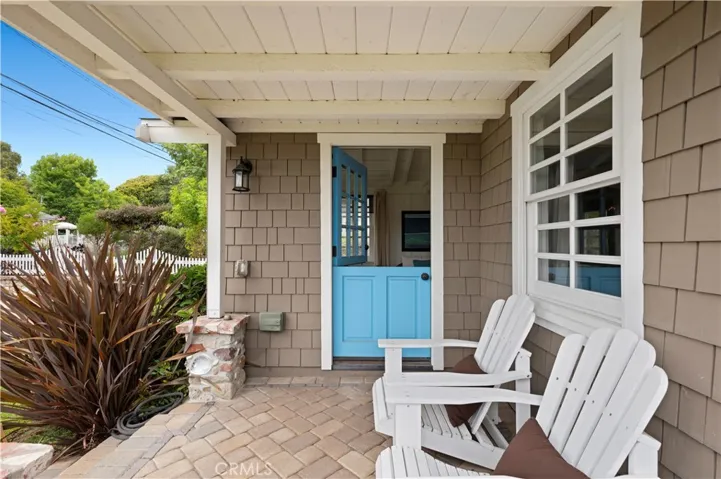 513 Oak Street, Laguna Beach, California 92651