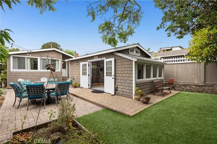 513 Oak Street, Laguna Beach, California 92651