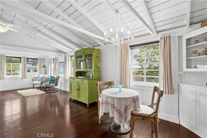 513 Oak Street, Laguna Beach, California 92651