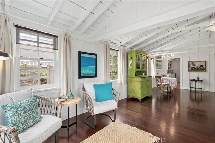 513 Oak Street, Laguna Beach, California 92651