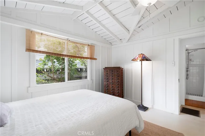 513 Oak Street, Laguna Beach, California 92651
