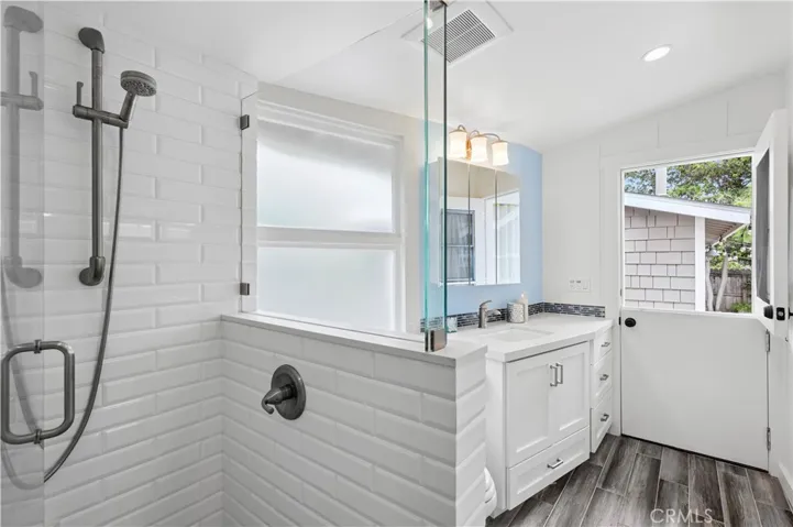 513 Oak Street, Laguna Beach, California 92651