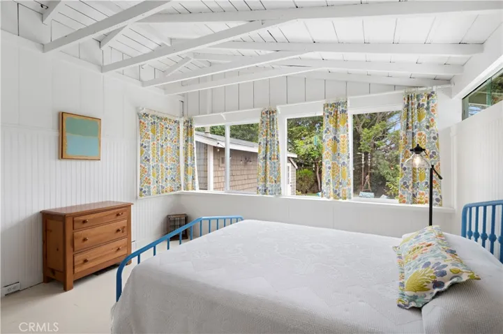 513 Oak Street, Laguna Beach, California 92651