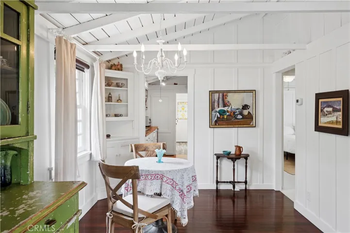 513 Oak Street, Laguna Beach, California 92651