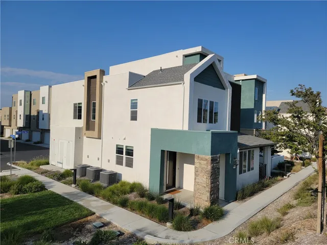 27078 Painted Sky Way, Valencia, California 91381