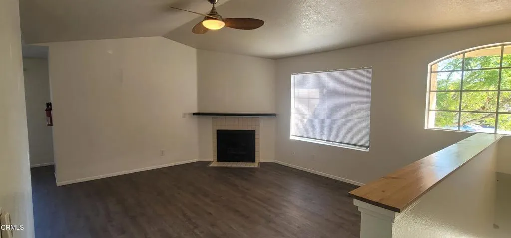 2077 Blackberry Circle, Oxnard, California 93036 home-pic-9