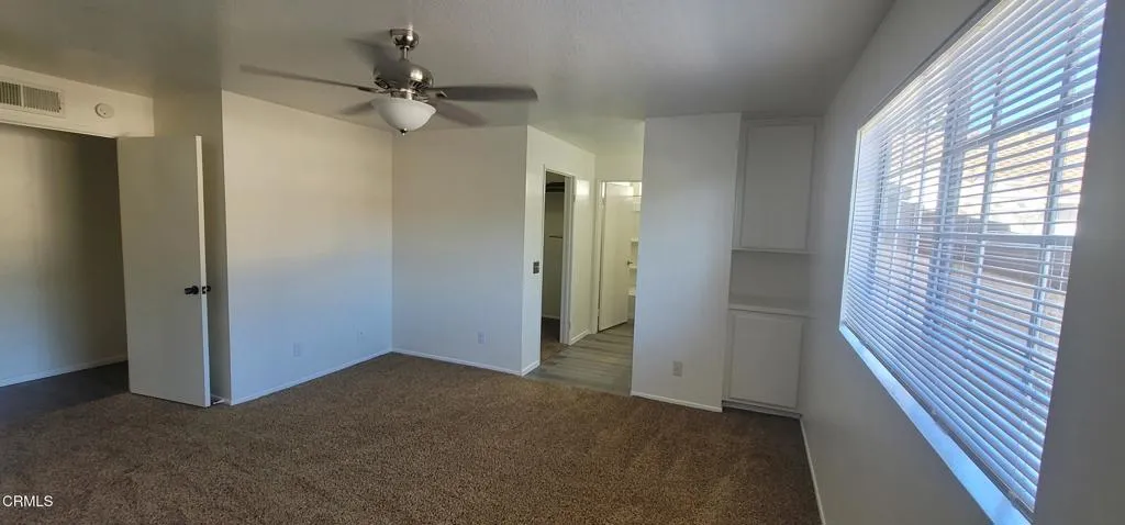 2077 Blackberry Circle, Oxnard, California 93036 home-pic-15
