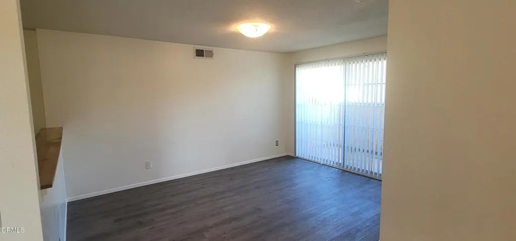 2077 Blackberry Circle, Oxnard, California 93036 home-pic-10