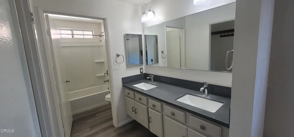 2077 Blackberry Circle, Oxnard, California 93036 home-pic-16