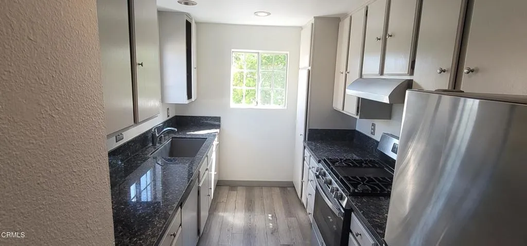 2077 Blackberry Circle, Oxnard, California 93036 home-pic-7