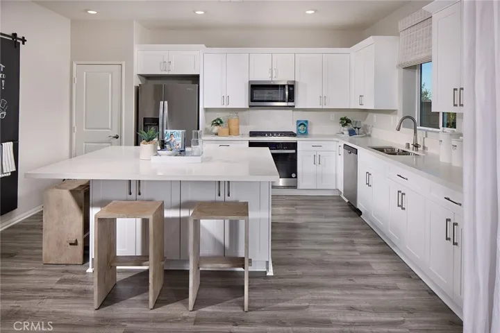 MODEL HOME
