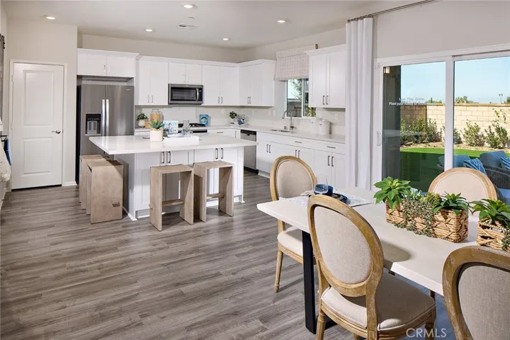 MODEL HOME