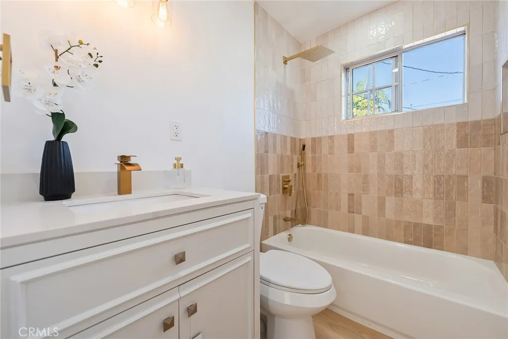 619 N Townsend Street, Santa Ana, California 92703 home-pic-16