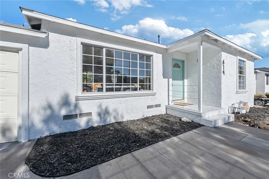 619 N Townsend Street, Santa Ana, California 92703 home-pic-0