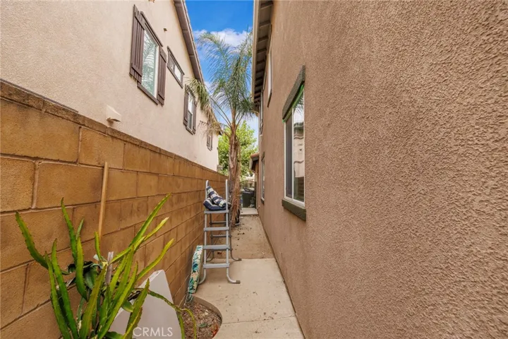 6209 Long Cove Drive, Fontana, California 92336