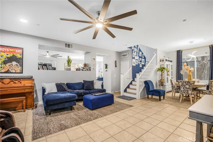 6209 Long Cove Drive, Fontana, California 92336