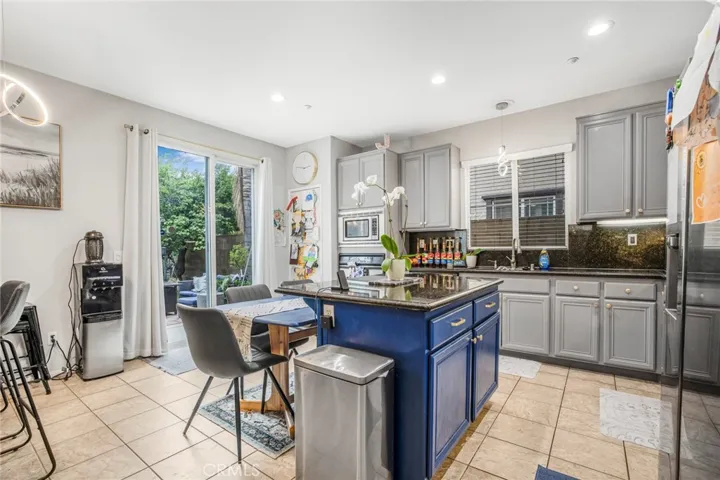 6209 Long Cove Drive, Fontana, California 92336