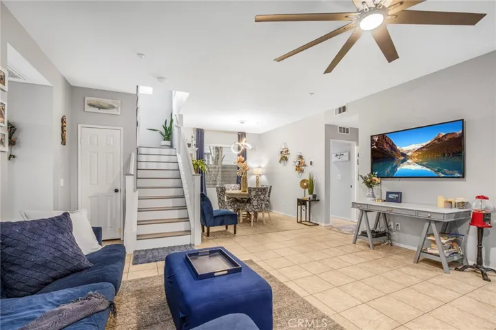 6209 Long Cove Drive, Fontana, California 92336