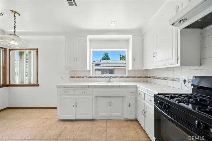 10420 Samoline Avenue, Downey, California 90241