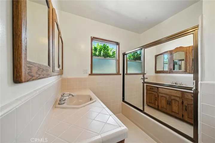 10420 Samoline Avenue, Downey, California 90241