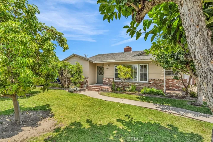 10420 Samoline Avenue, Downey, California 90241