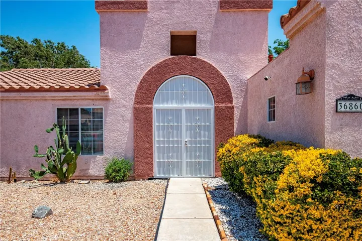 36860 Summerholly Circle, Palmdale, California 93550