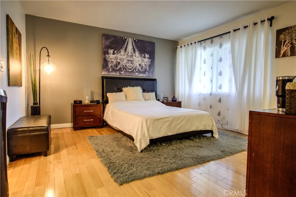 7702 Via Napoli 66, Burbank, California 91504 home-pic-17