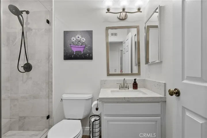 Upstairs Hall Bath is Awesome!