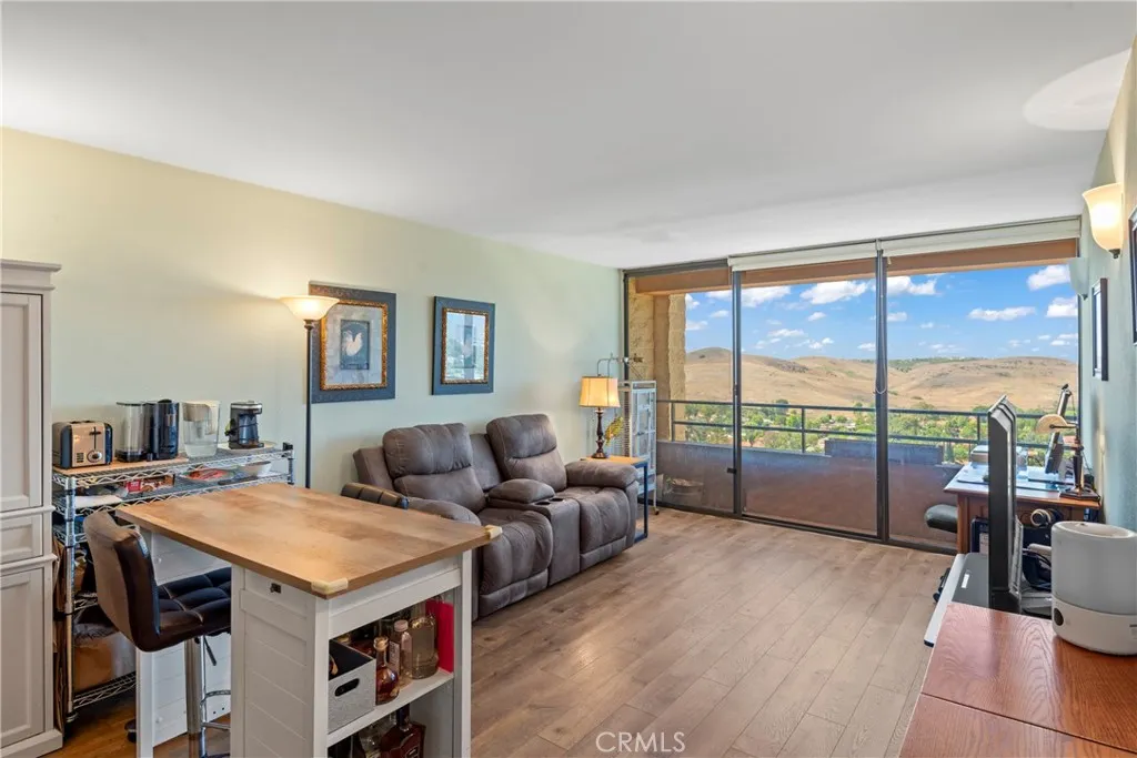 24055 W Paseo Del Lago 901, Laguna Woods, California 92637, 1 Bedroom Bedrooms, ,1 BathroomBathrooms,Residential,For Sale,Paseo Del Lago,OC25164029