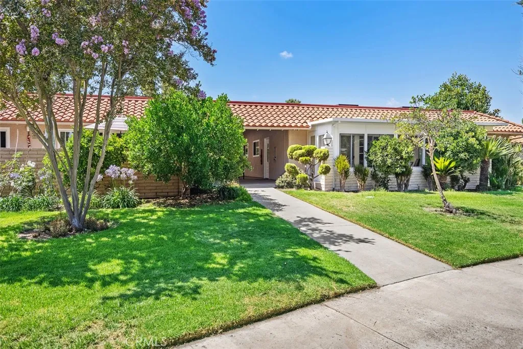 5354 Algarrobo P, Laguna Woods, California 92637, 2 Bedrooms Bedrooms, ,2 BathroomsBathrooms,Residential,For Sale,Algarrobo,OC25166462