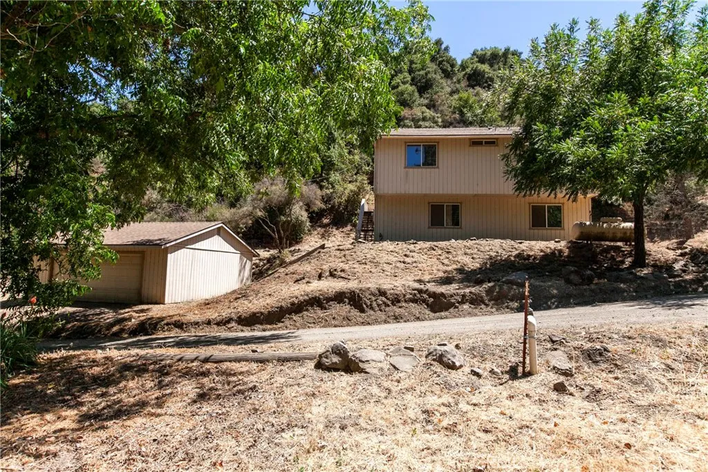 9031 Tassajara Creek Road, Santa Margarita, California 93453 home-pic-39