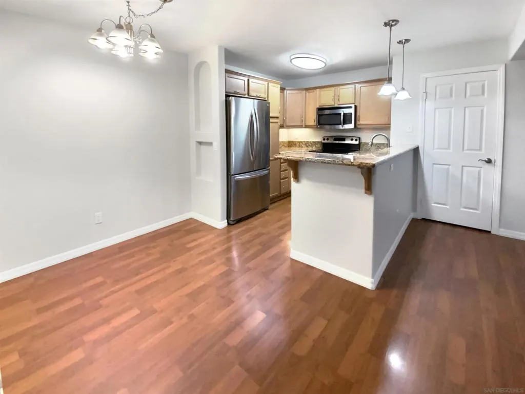 5252 Balboa Arms Dr 171, San Diego, California 92117 home-pic-10