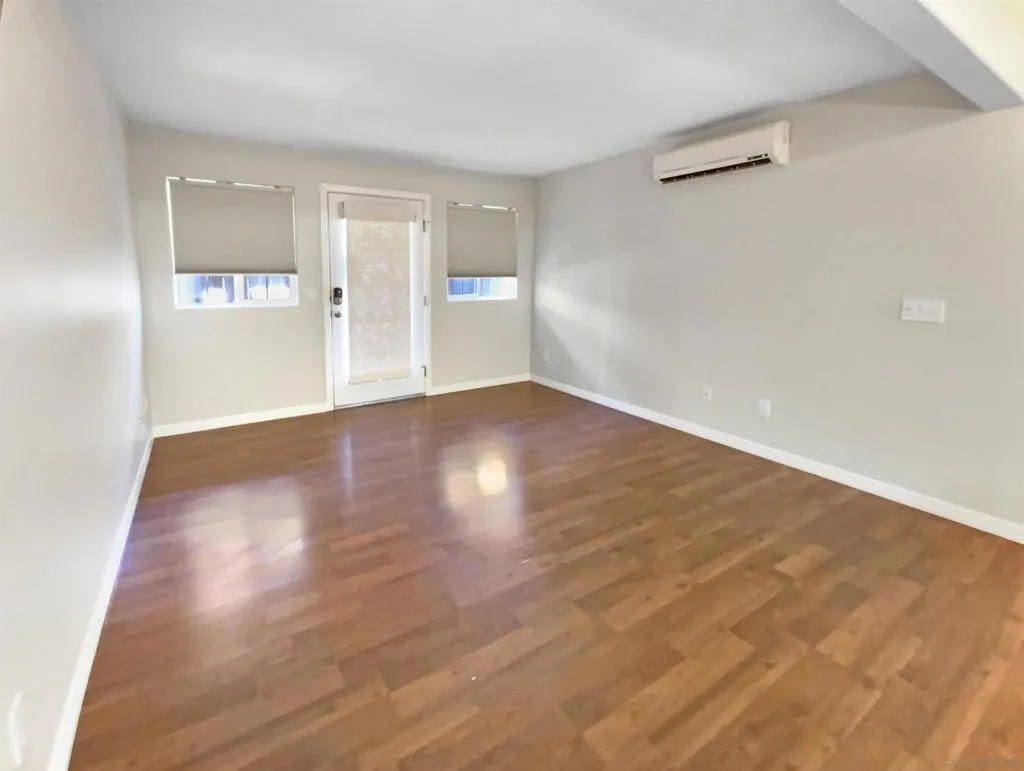 5252 Balboa Arms Dr 171, San Diego, California 92117 home-pic-3