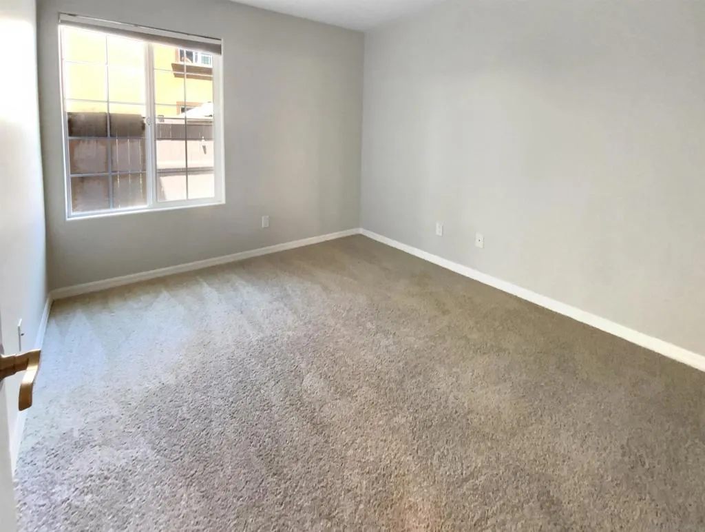 5252 Balboa Arms Dr 171, San Diego, California 92117 home-pic-12