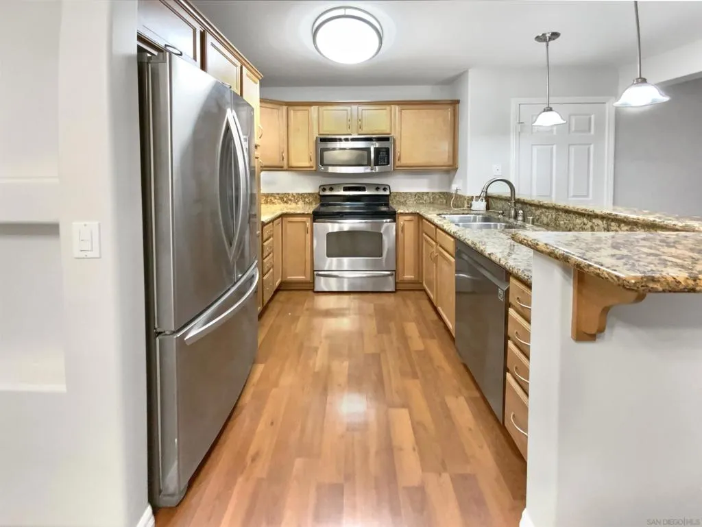 5252 Balboa Arms Dr 171, San Diego, California 92117 home-pic-6