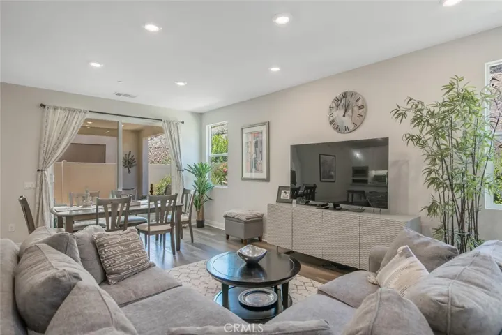 20533 Martingale Place, Saugus, California 91350
