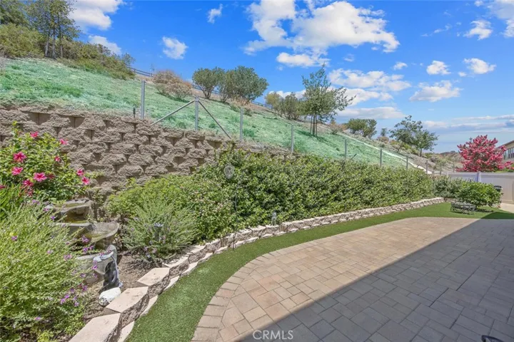 20533 Martingale Place, Saugus, California 91350