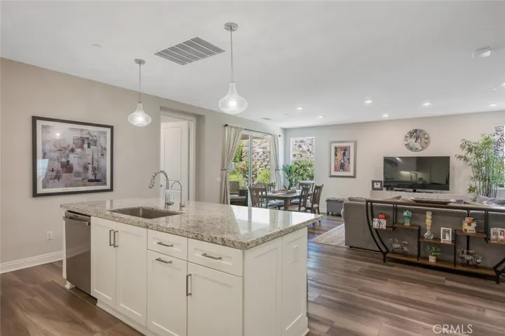20533 Martingale Place, Saugus, California 91350