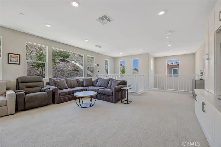 20533 Martingale Place, Saugus, California 91350