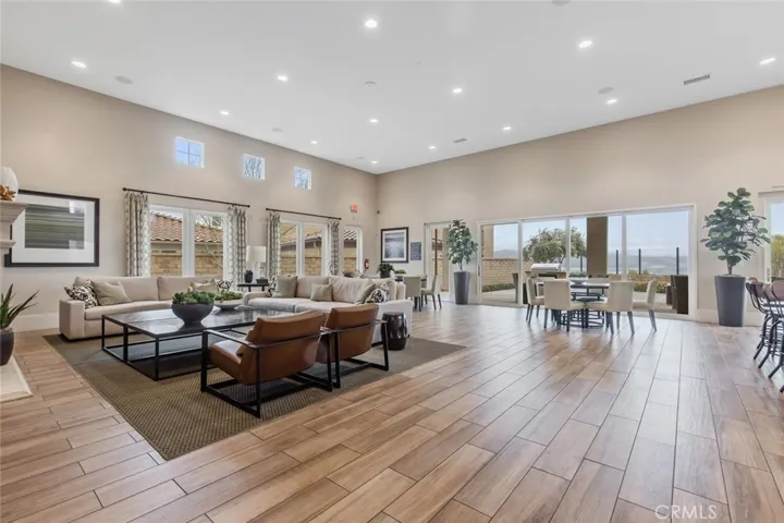 20533 Martingale Place, Saugus, California 91350