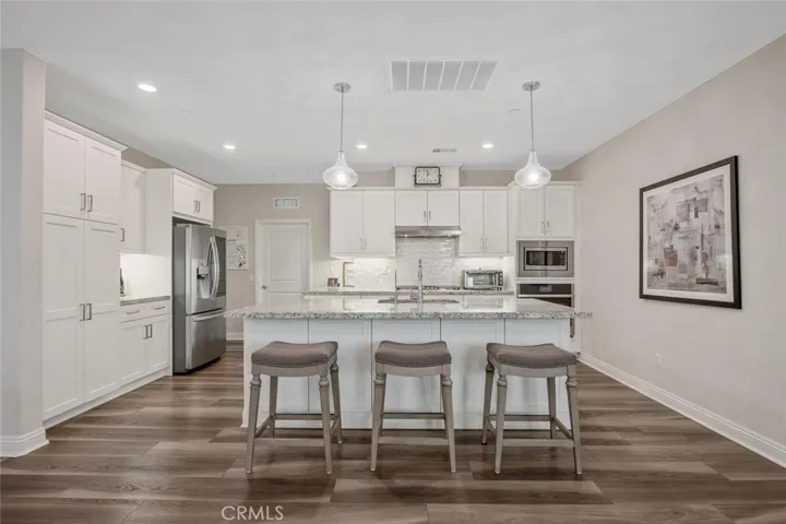 20533 Martingale Place, Saugus, California 91350