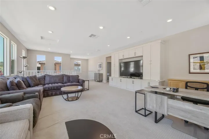 20533 Martingale Place, Saugus, California 91350