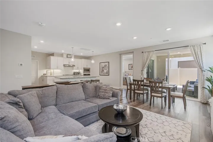 20533 Martingale Place, Saugus, California 91350