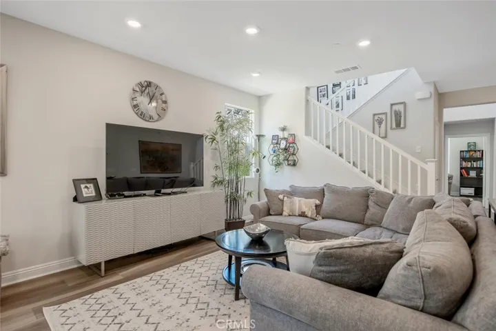 20533 Martingale Place, Saugus, California 91350