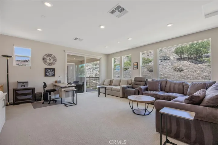 20533 Martingale Place, Saugus, California 91350